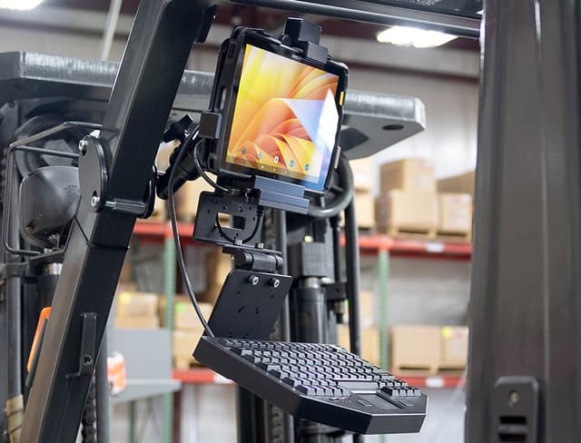 WORKSTATION MOUNTS